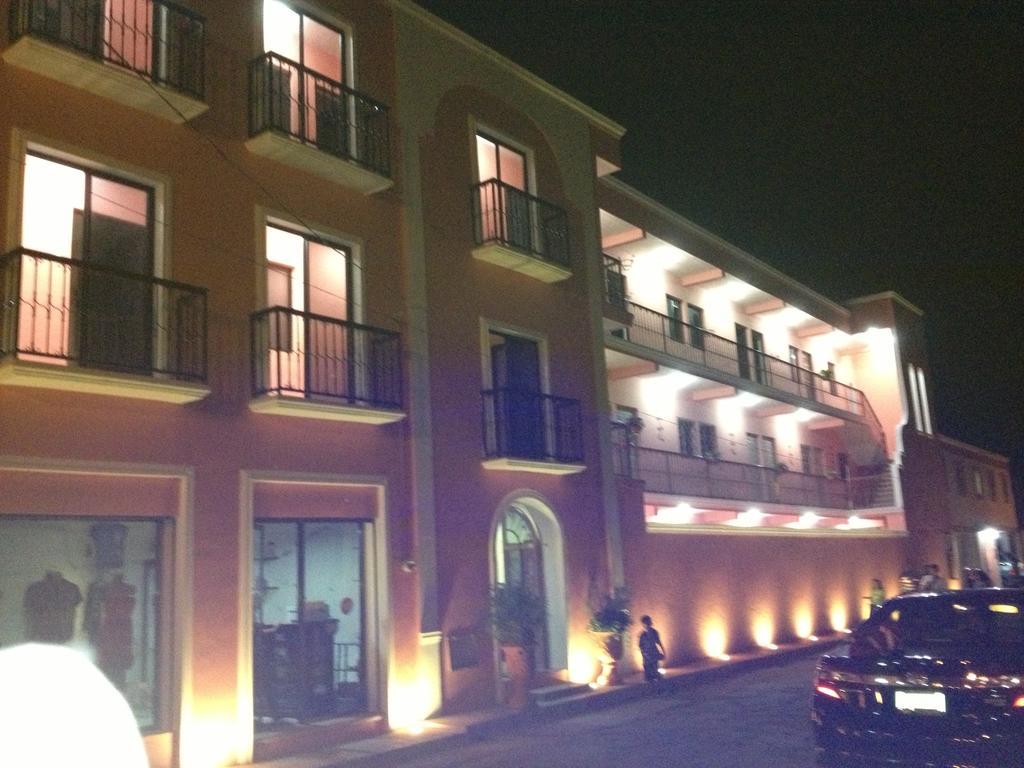 Hotel Rosalia Valladolid  Exterior photo